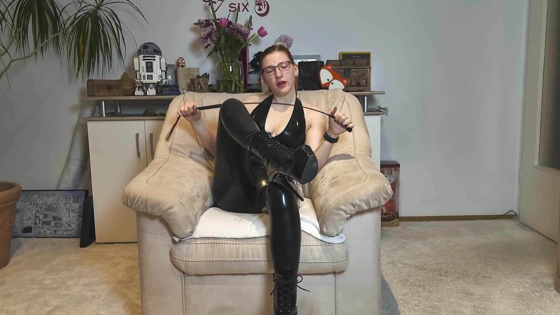 Hältst DU das aus! Geile Wichsanleitung in Latex