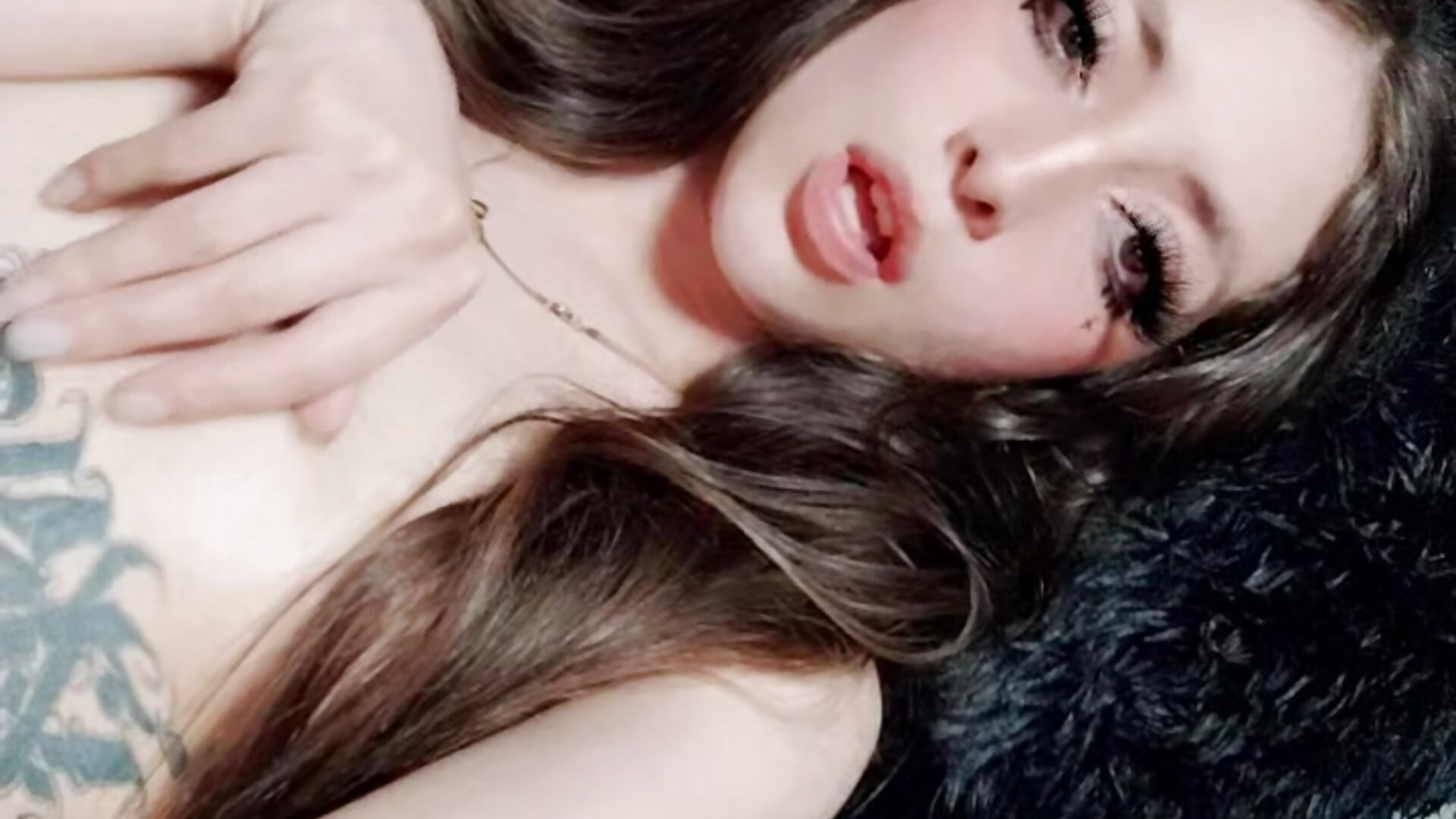 Horny at home－カメラキャストのVickyJackson_の動画