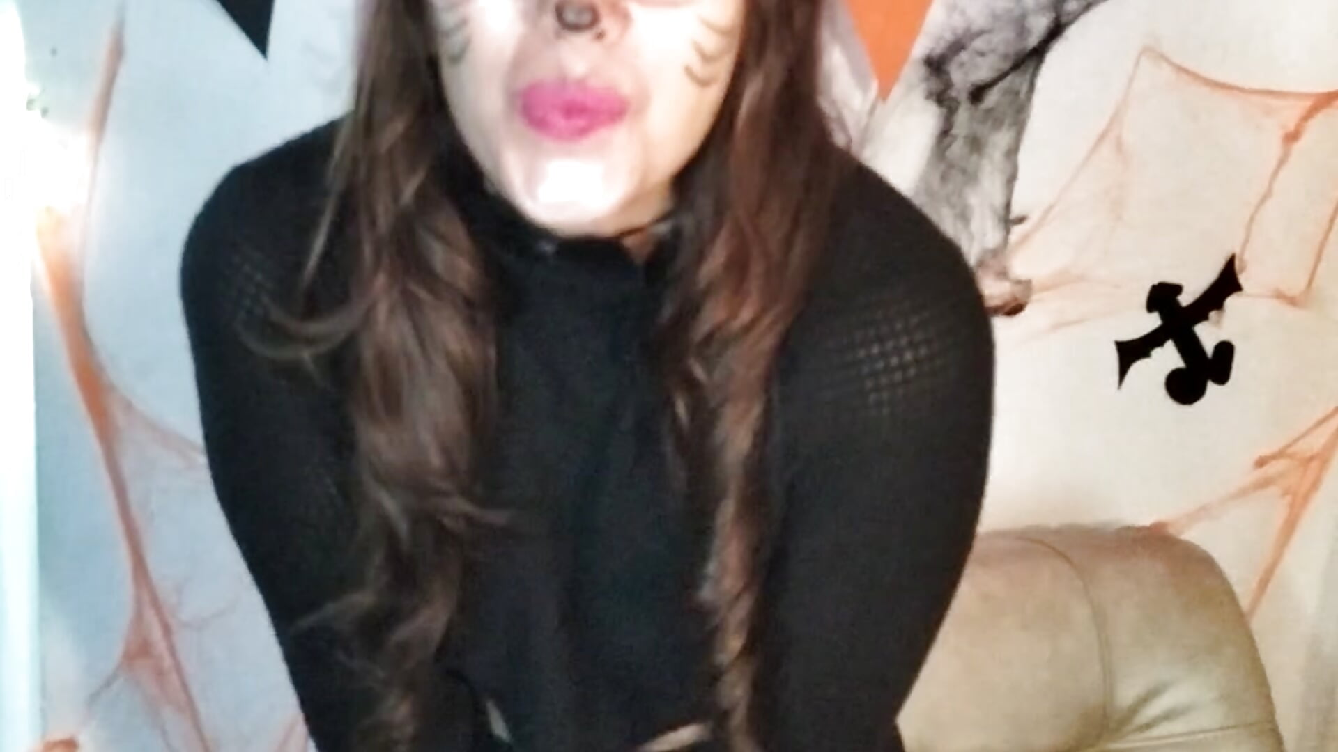 Love spanking – видео вебкам-модели DaMikaela_