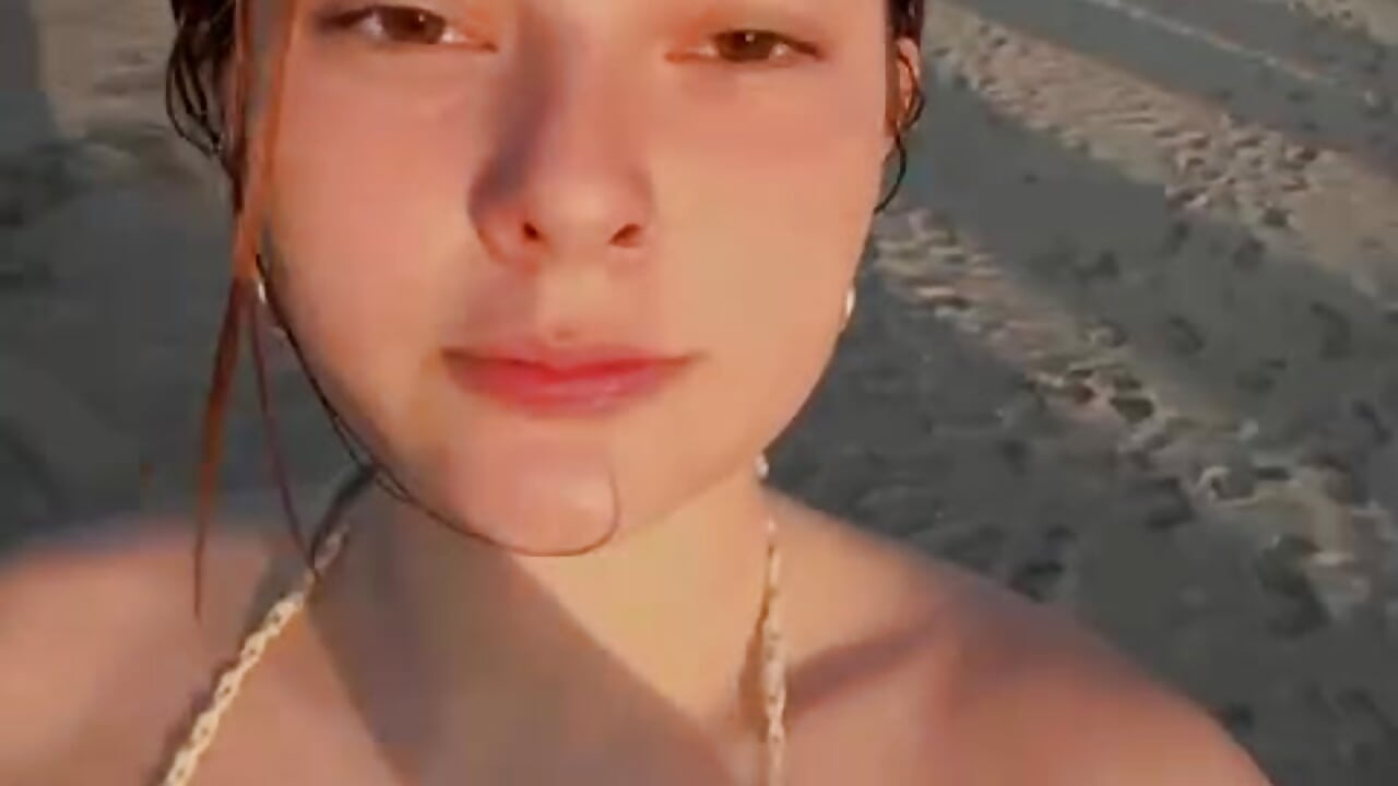 WhatsApp Video 2026-01-19 at 2,50,15 PM - video của người mẫu cam Ania_jones