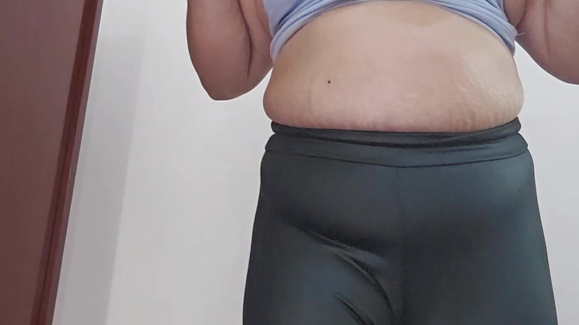 DIRTY ASS🤮 – video modela na kameri sammyEvans__