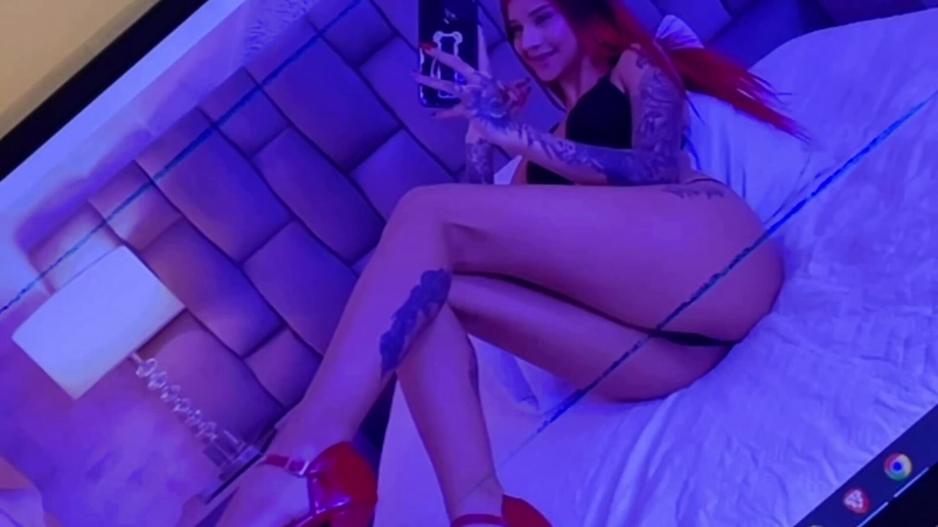 You like my red heels? 🍒👠 - CinthiaCollins 캠 모델의 동영상