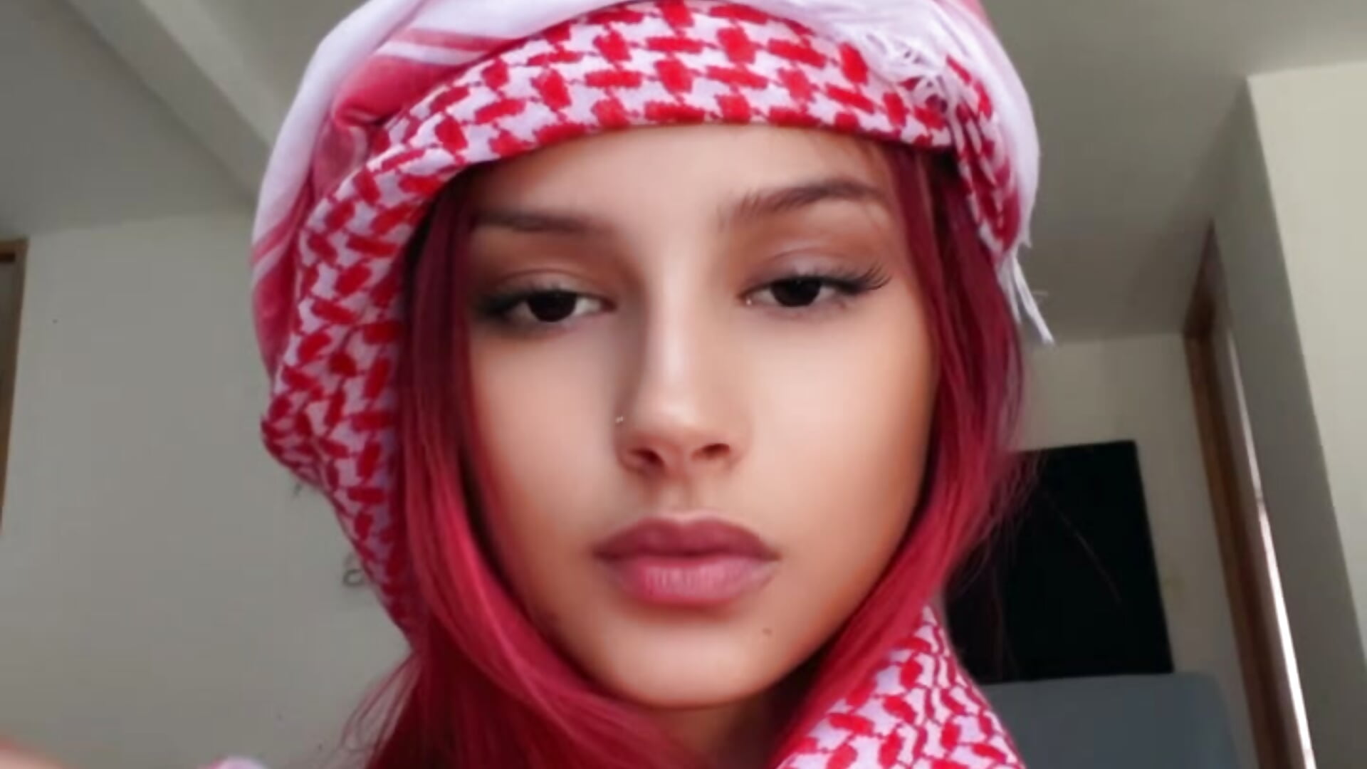 Habibi 🤷🏻‍♀️ - CinthiaCollins 캠 모델의 동영상