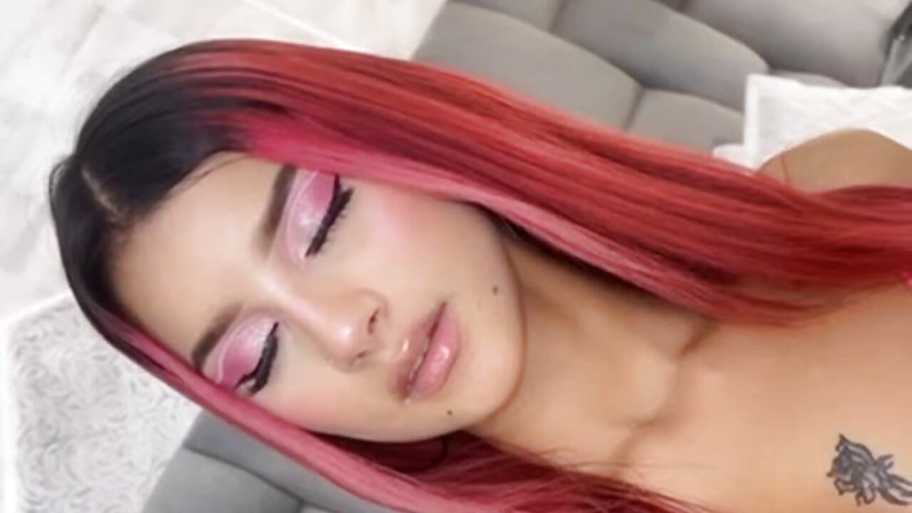 you like my makeup pink ?