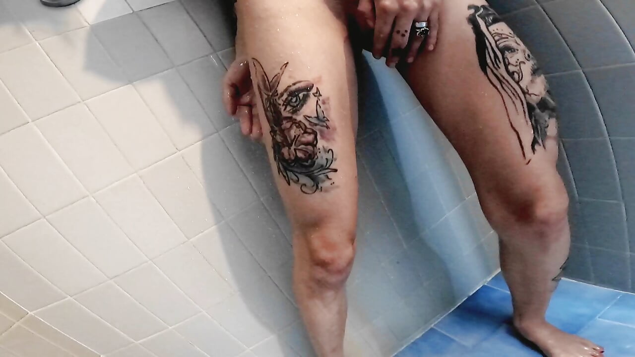 in my bathroom – виде о вебкам-модели Mydreams69