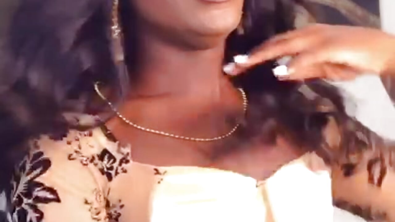 profile-intro-video-1669382605 - video by Cherykathaleiya cam model