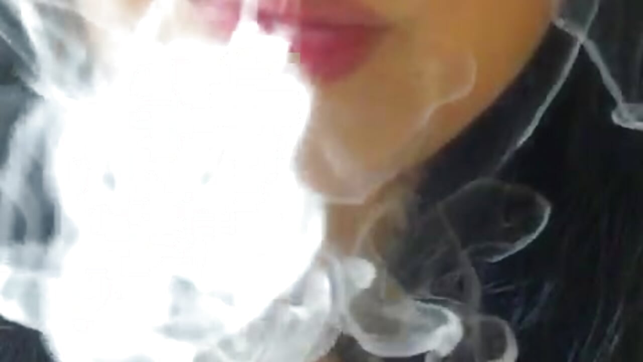 smoking for you – видео вебкам-модели girl_milk2