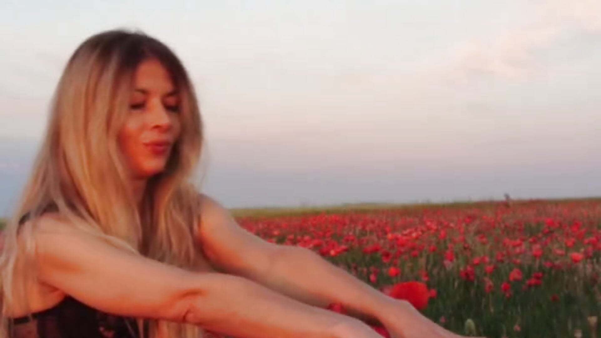 Red flowers, beauty, part 1 - video by Eva_Melow cam model