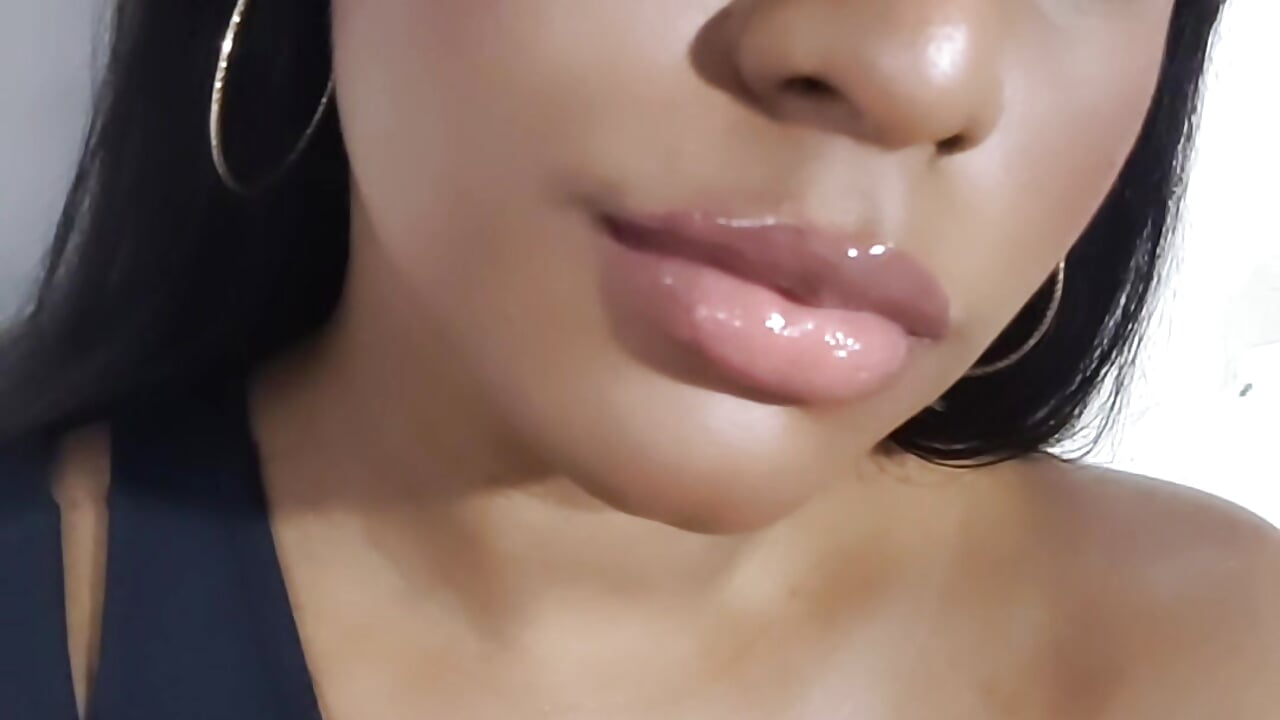kiss my mouth - vidéo du modèle de showcams kelleysinedd