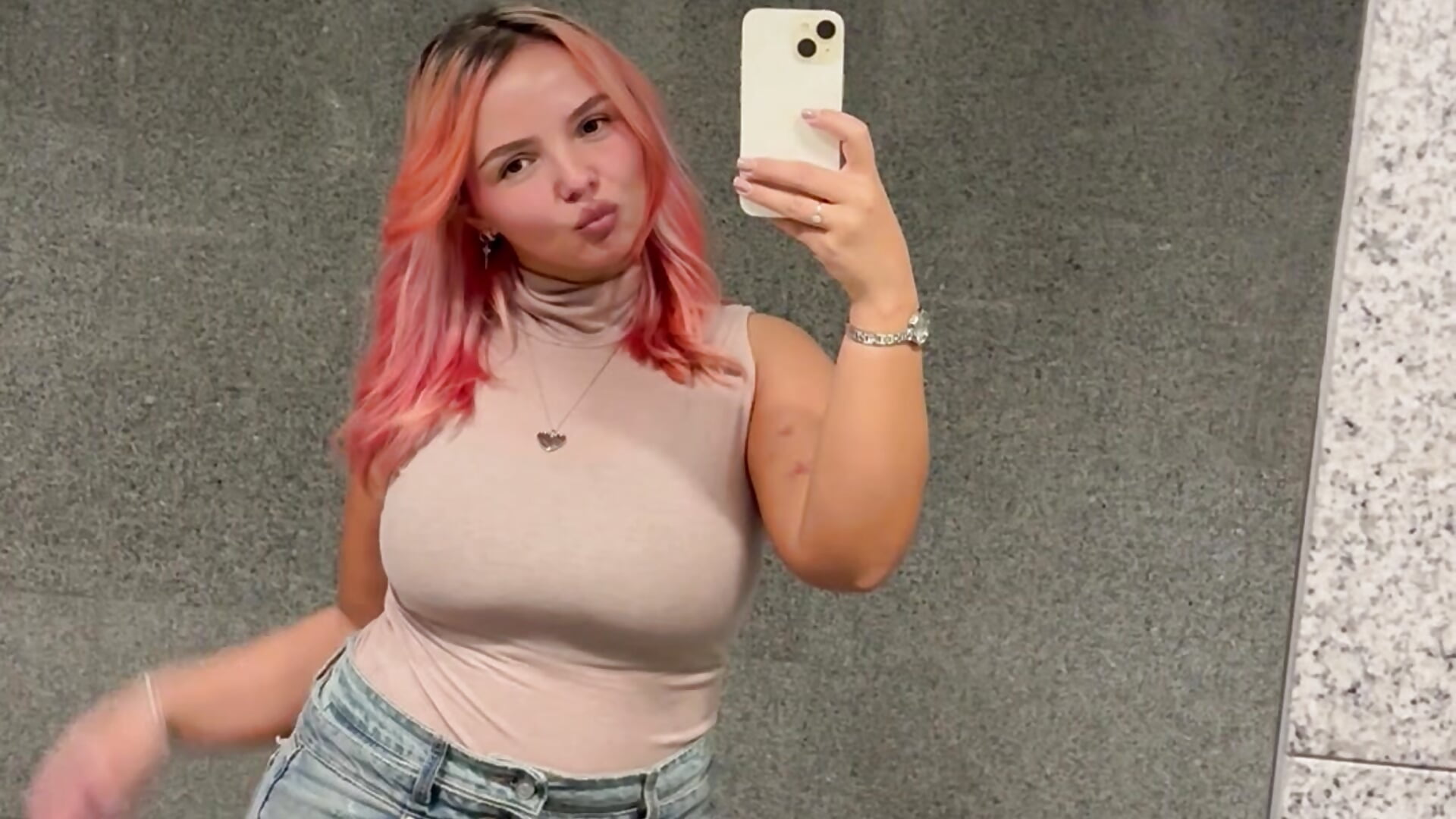 At a premiere of a movie 🫠💕💕 - video by CelesteBailey cam model