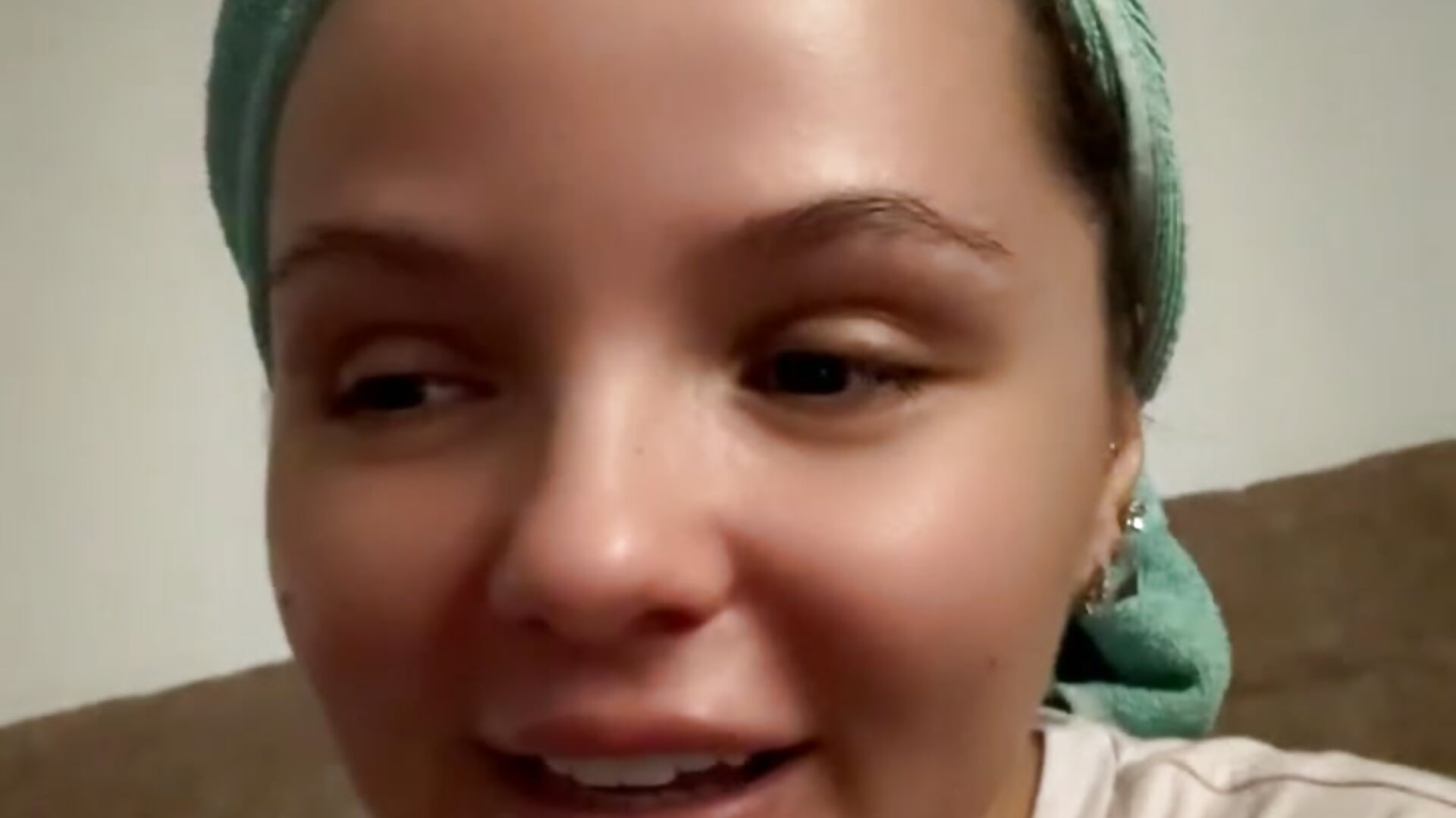 Small talk and updates 🤗 - video di CelesteBailey modella di cam
