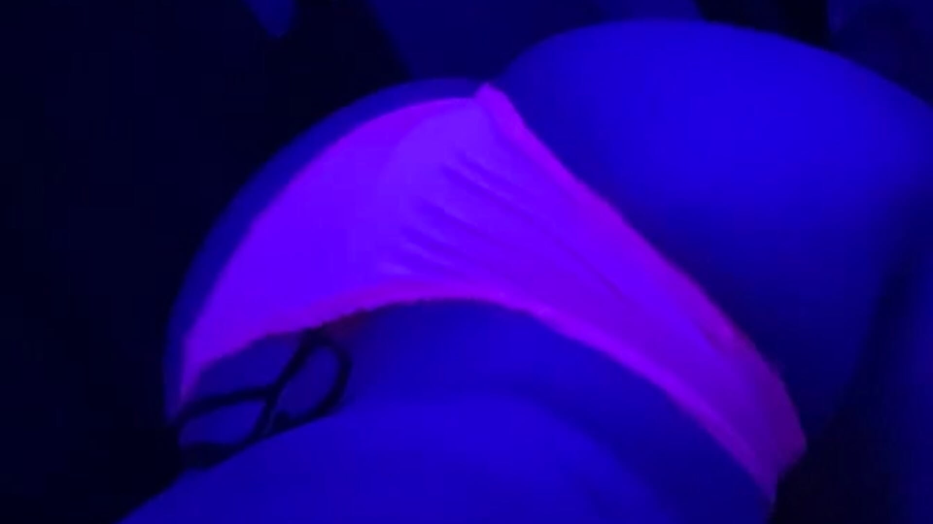 Neon twerk - video od modelky/modela CelesteBailey