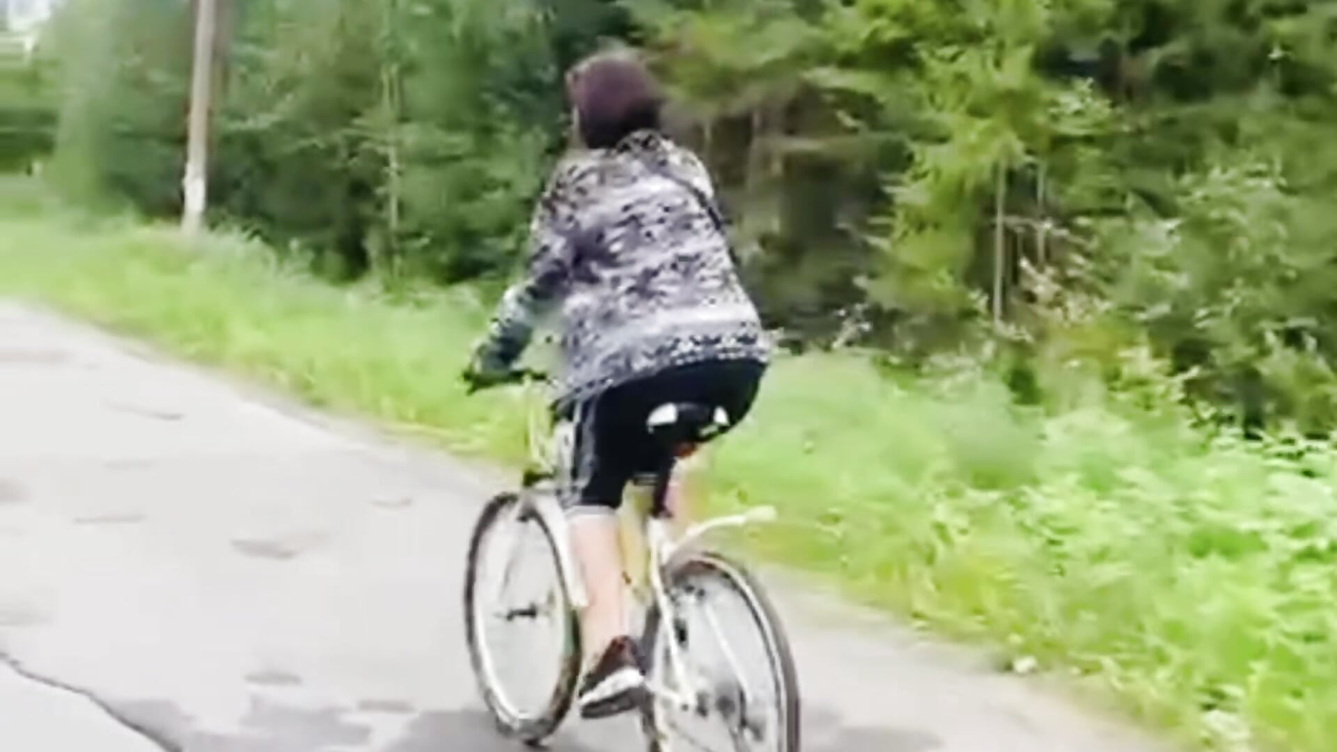 I love to ride😂😂😂 - video by Sabrina_Waiker cam model