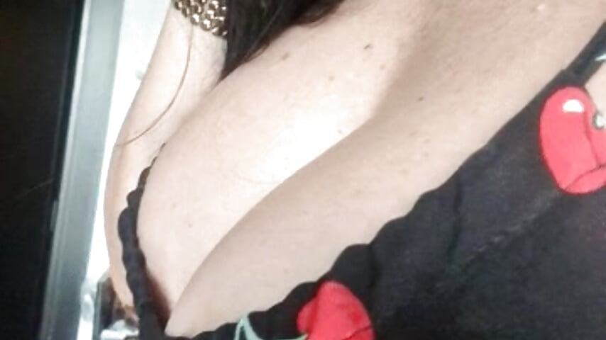 Eat my cherries mmmm - video by LauraGreen34 cam model