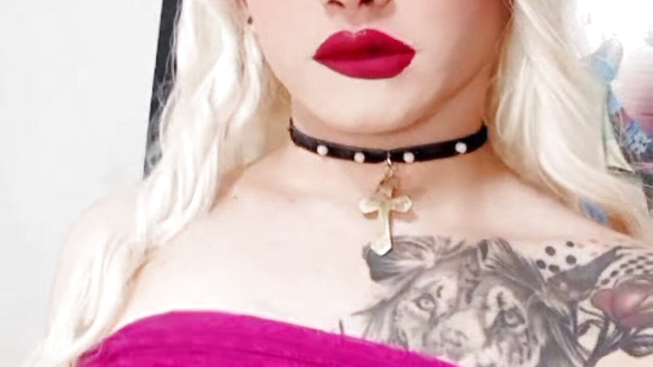 Mis tatto - video by Jeymi-BigCock cam model