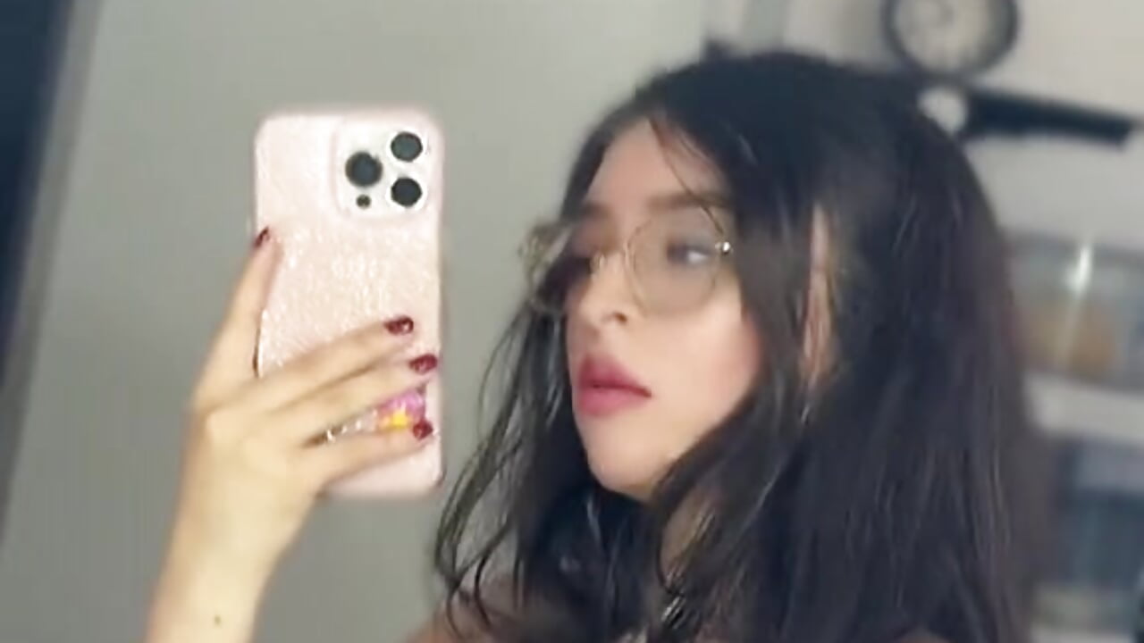 “Come… a little closer, I want to feel your energy 💫💋” - video by Eva_Macalliter cam model