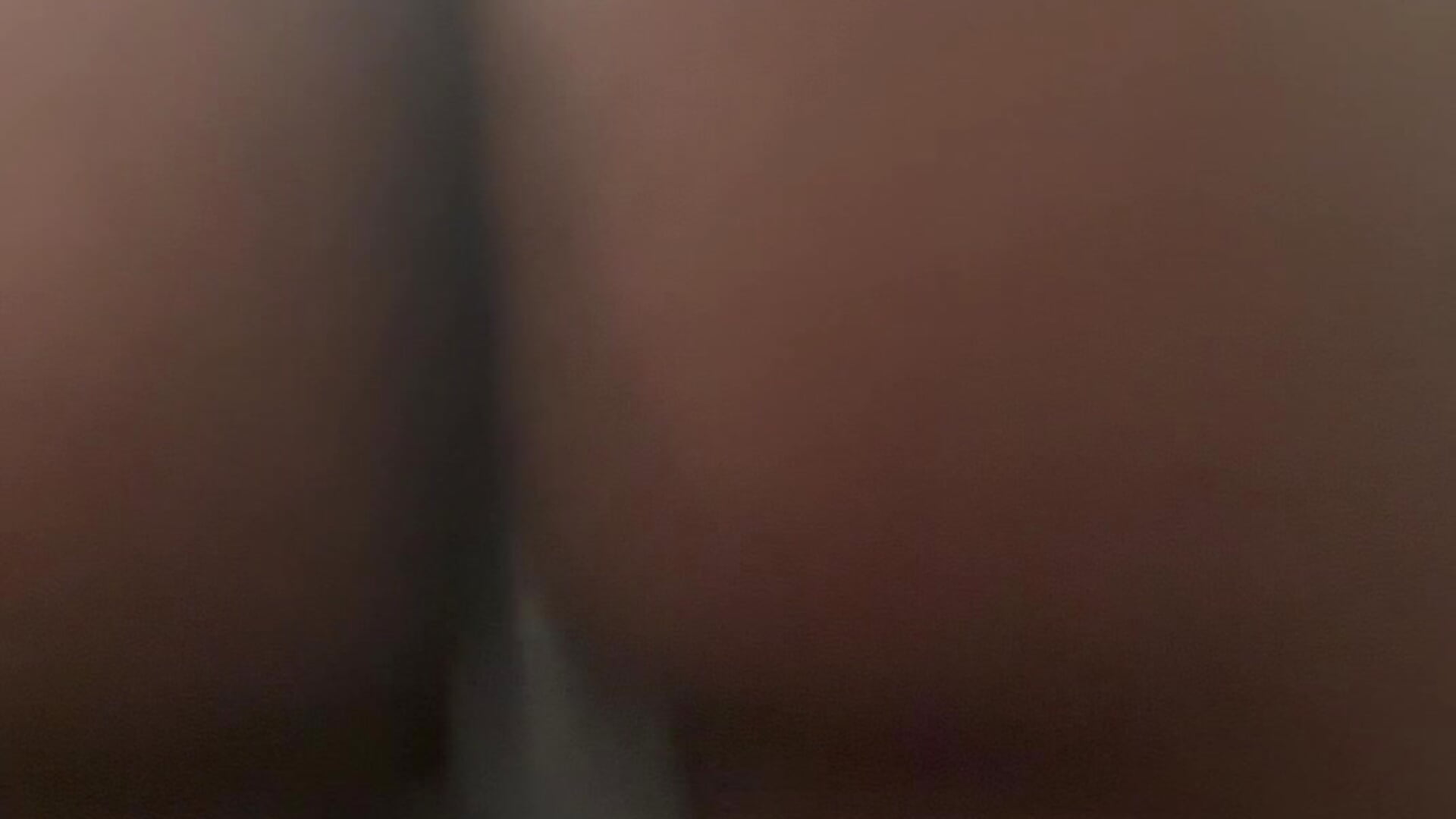 Riding dildo from the back 😊 - video di MsTsunamix3 modella di cam