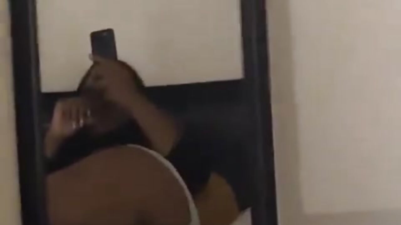 Peek a boo - video by MsTsunamix3 cam model