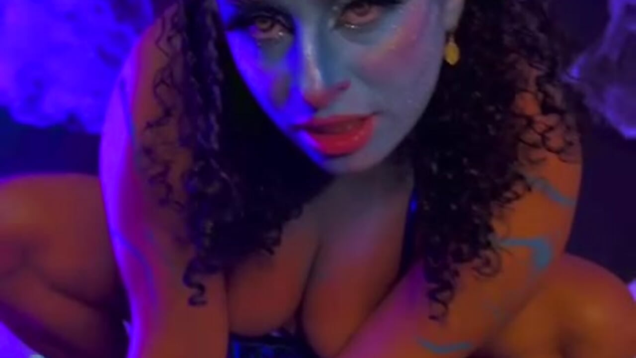 Under my spell  💙－カメラキャストのAlizon_1の動画