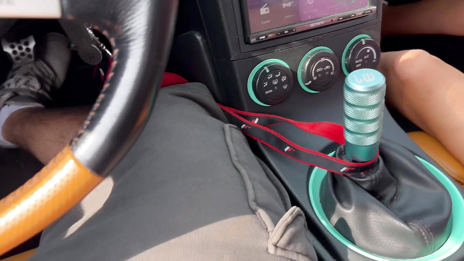 Tramper-Schlampe per Anhalter zum Orgasmus - LessiaMia 캠 모델의 동영상