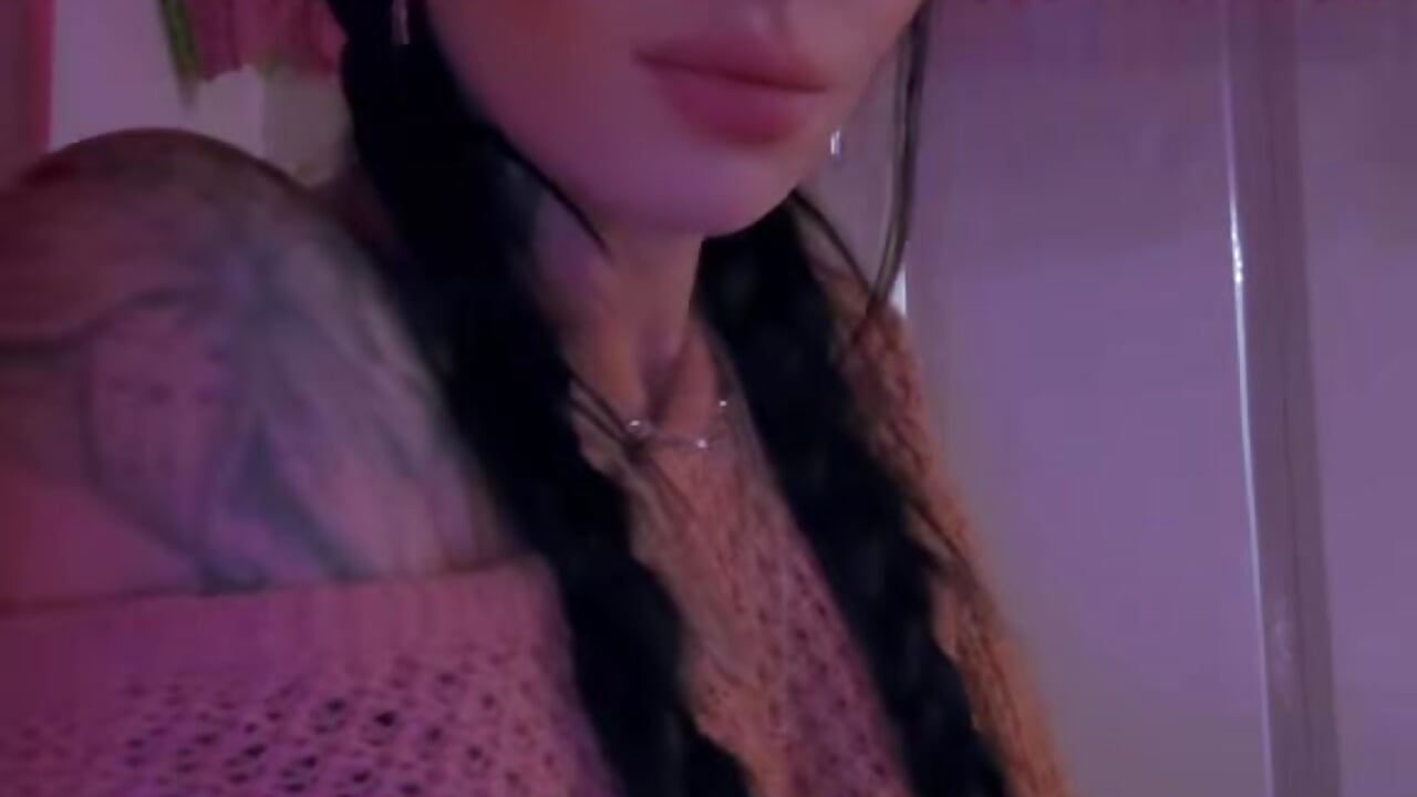 Pretty in pink - video by Diamondmodel95 cam model