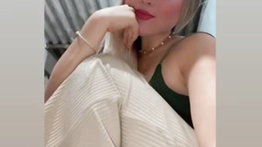 A nice song!🤍 - video by Danielavegax cam model