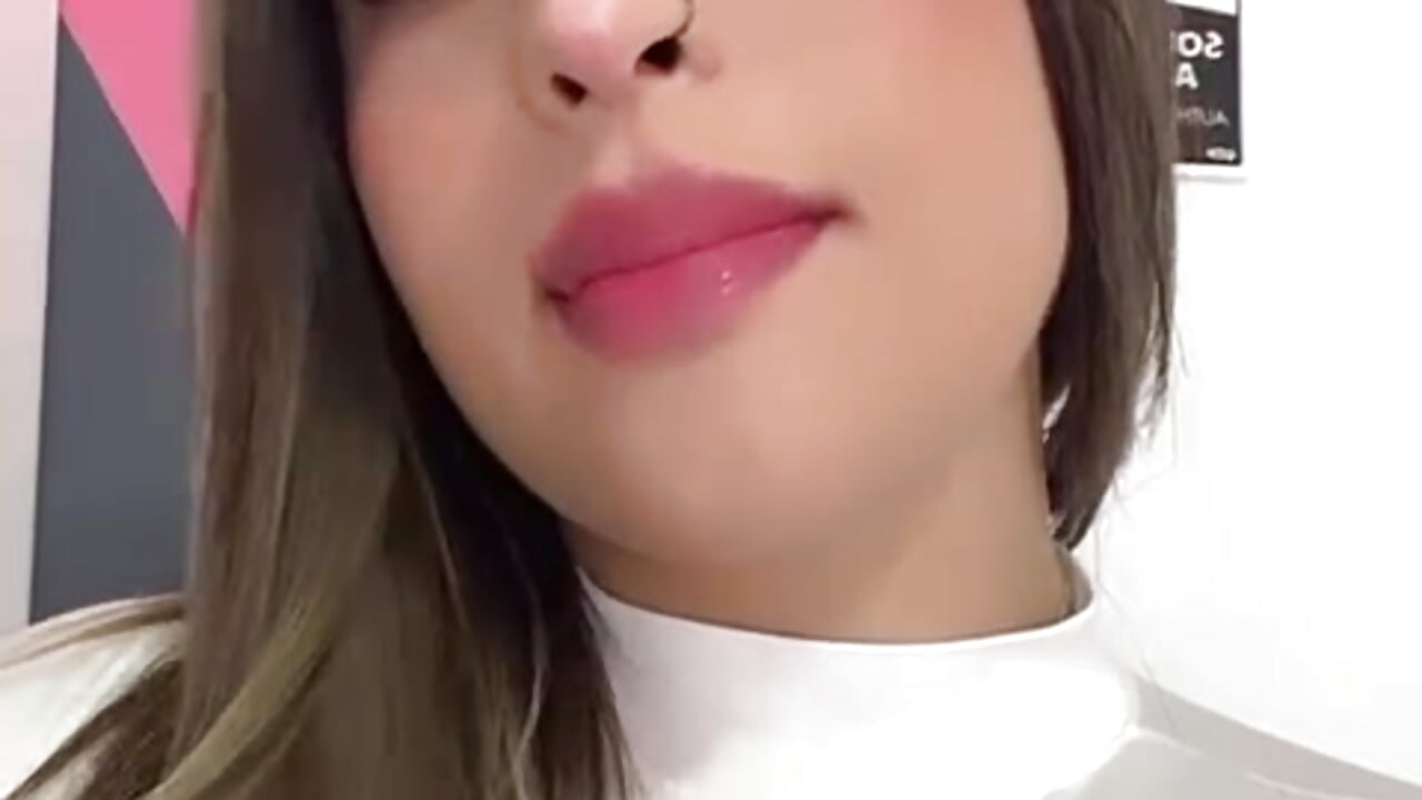 "Giving some light to your day with my presence 💫 - video by kloe_campbell cam model