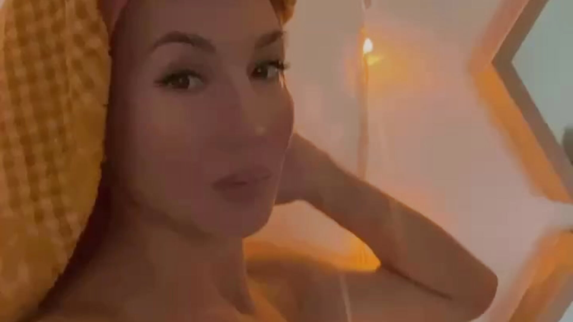 Happy New Year - video by Dollybm1 cam model