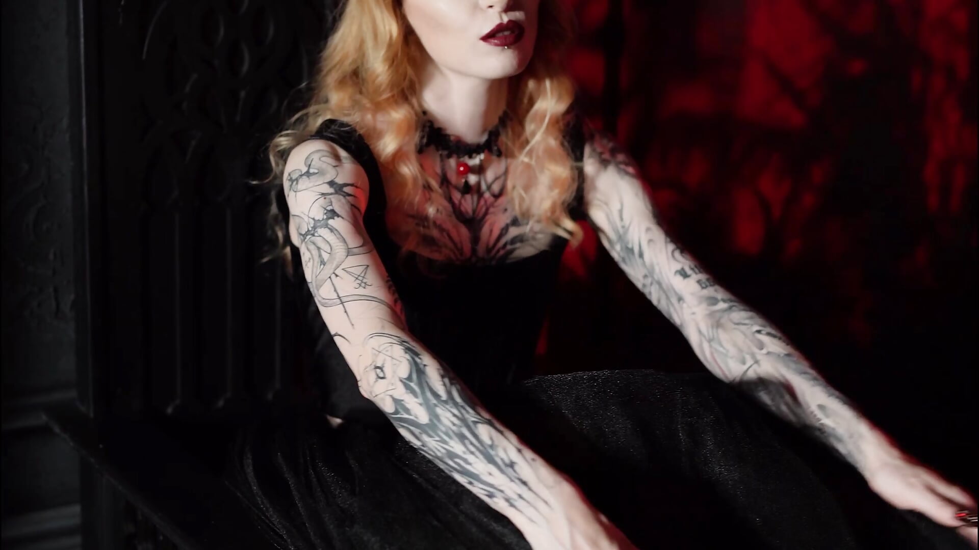 Gothic queen