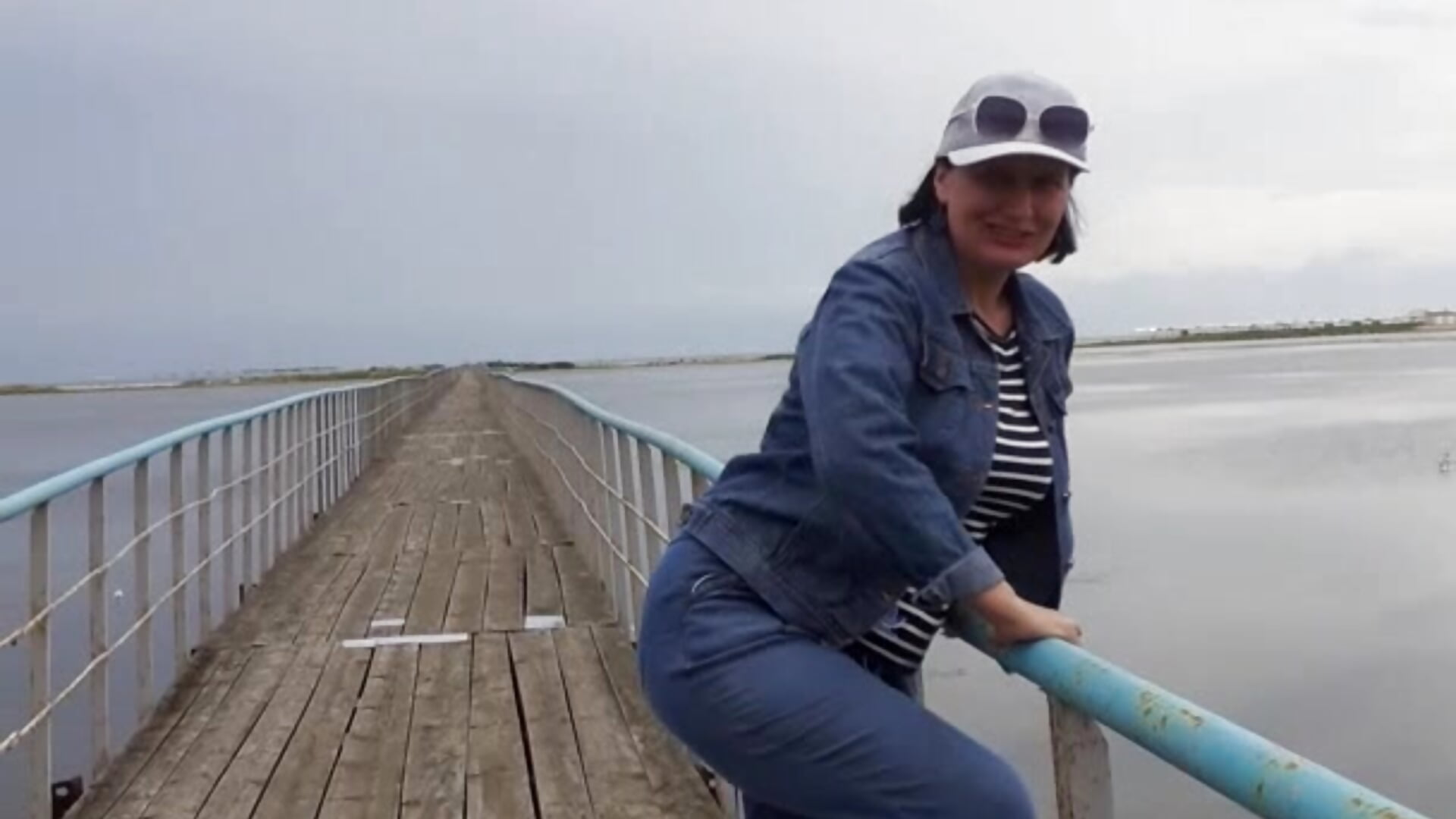 Ocean is shaking - video oleh model kamera koroleva70