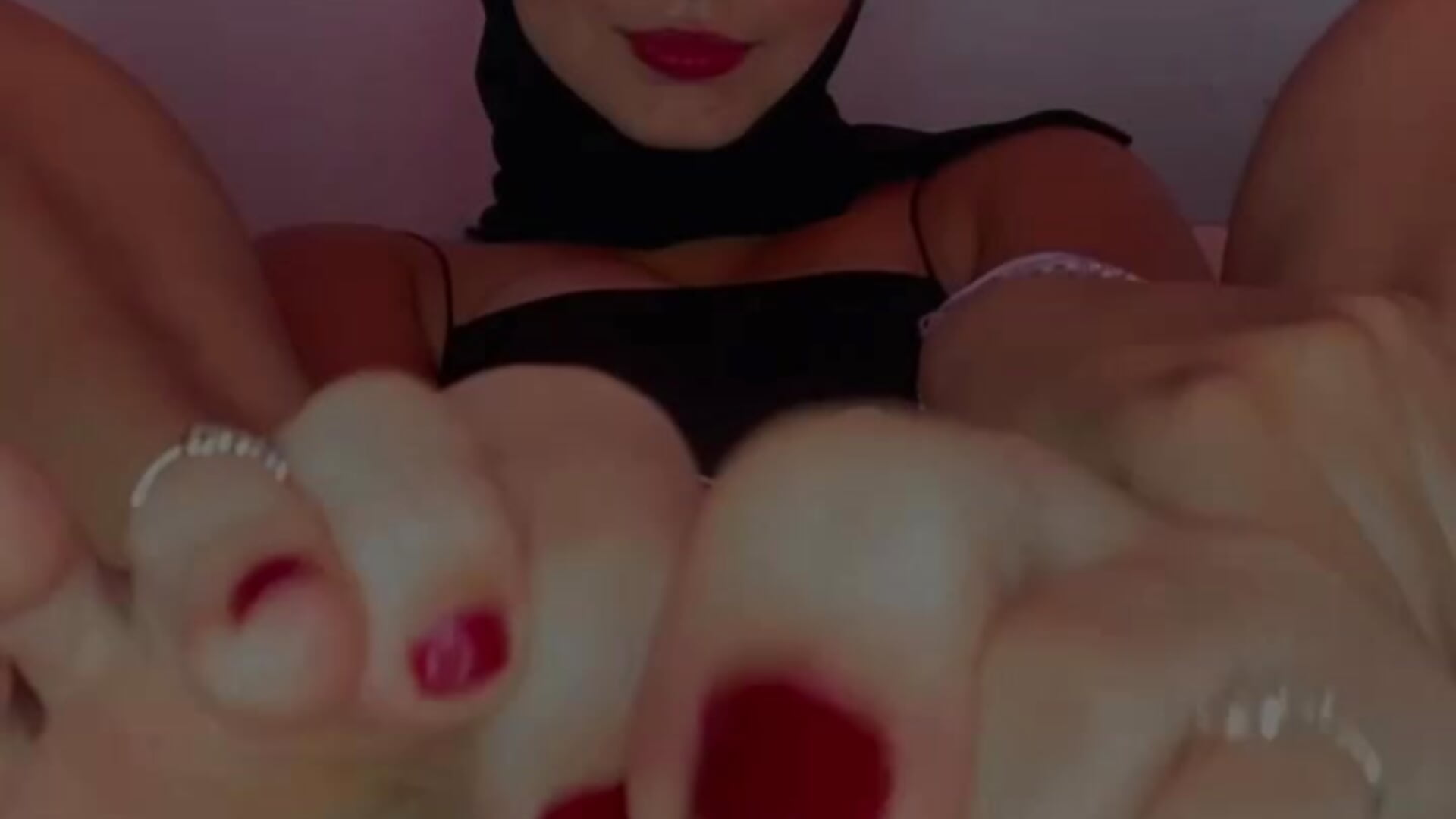 feet fetish－カメラキャストのaneesa_darziの動画