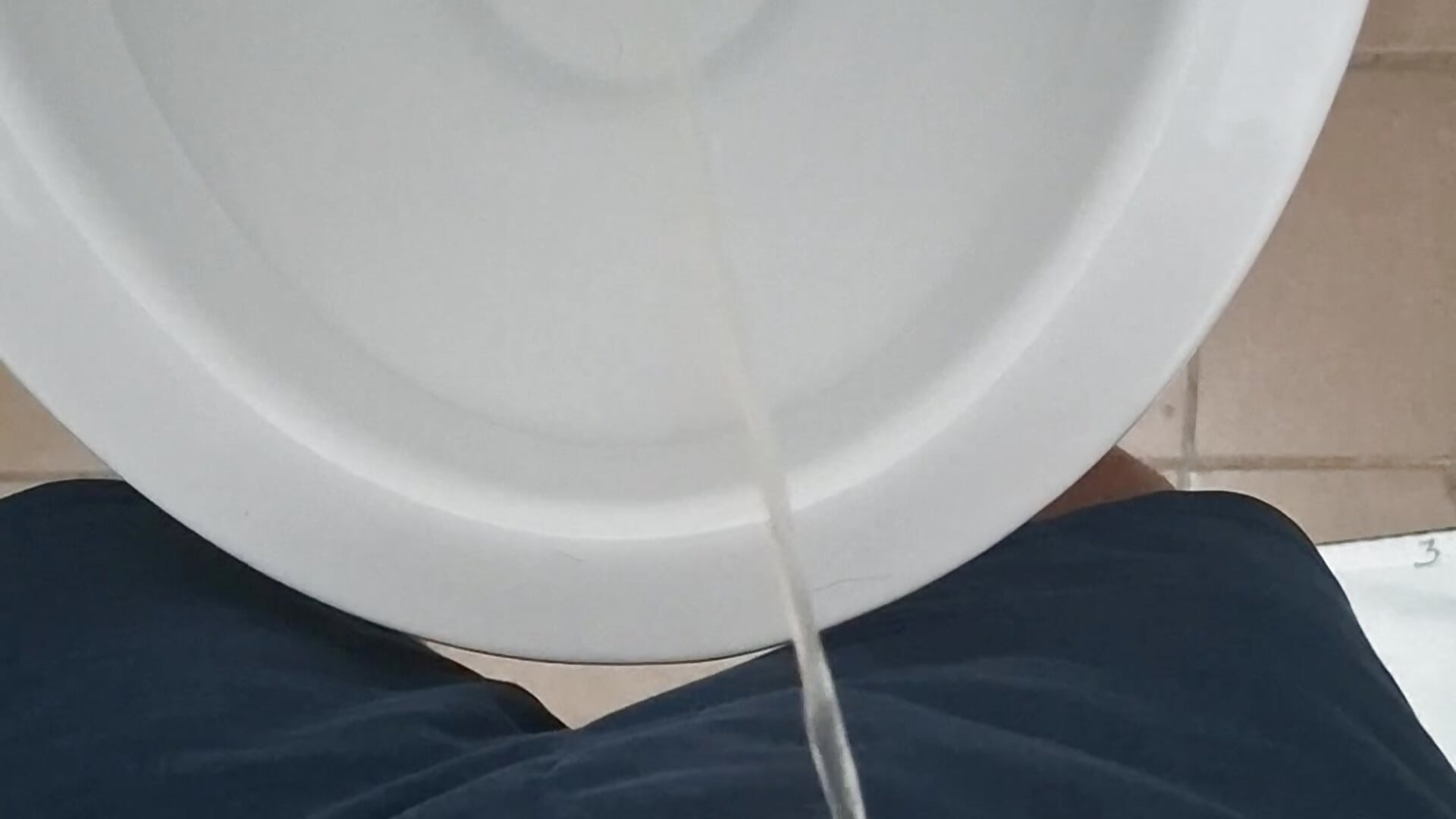 Dážď zhora - vídeo de la modelo de cam Tbone17