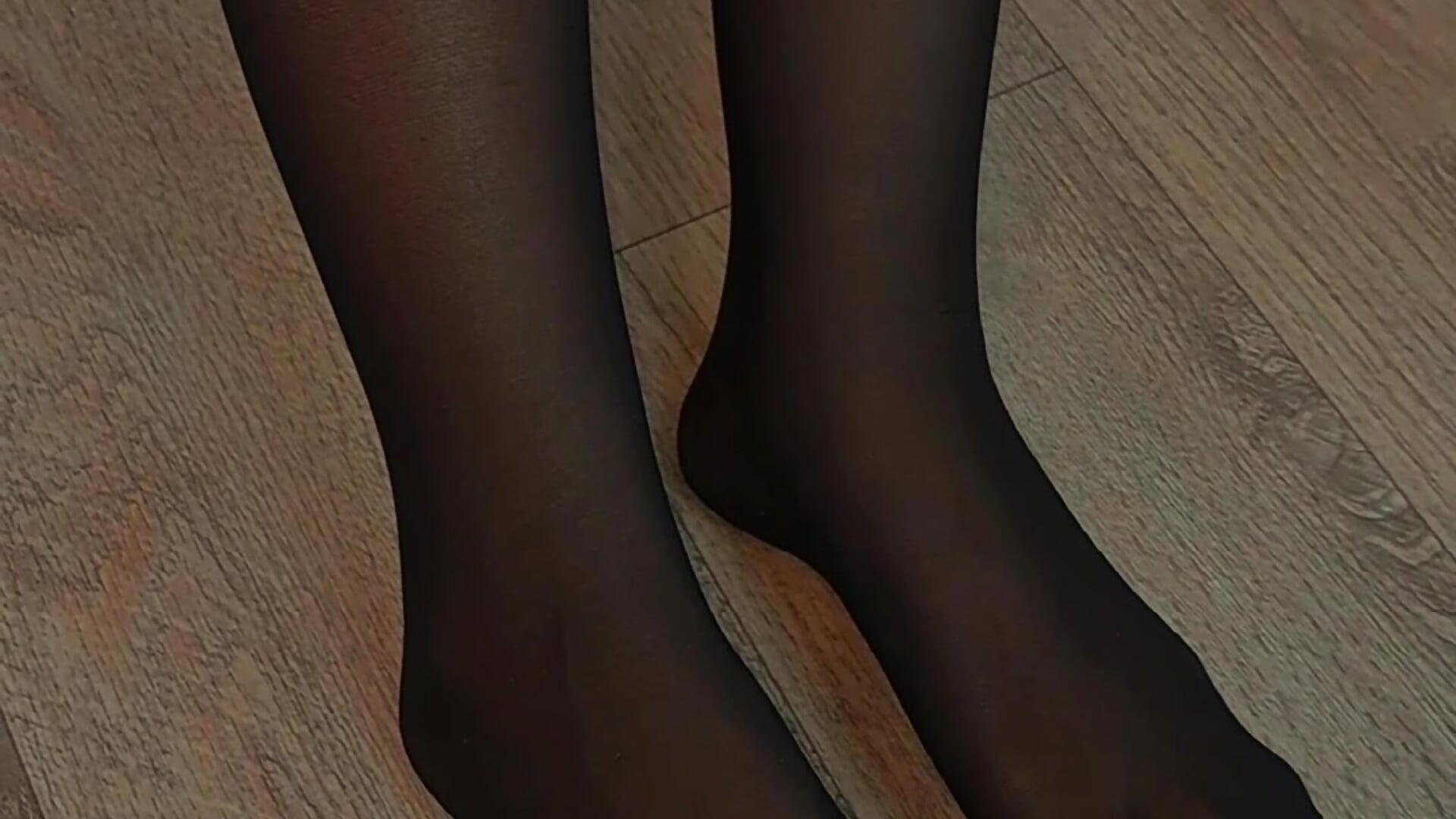 black stockings and feet - فيديو من LeonaEviann موديل الكام