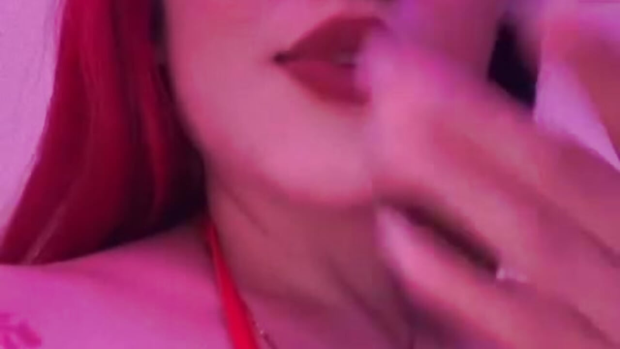 Add me to ur favs! 💕 - video by EmmaSwift_ cam model