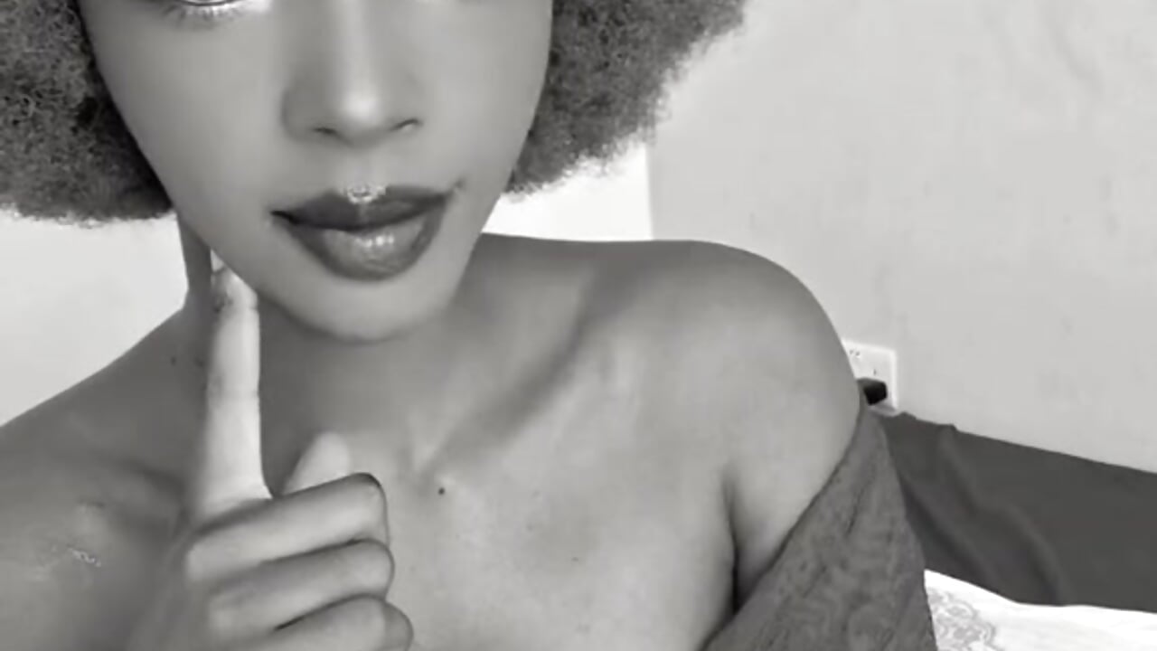 Let me ride you like never before 😘😘😘 – video od webkamerové modelky Kamdollie