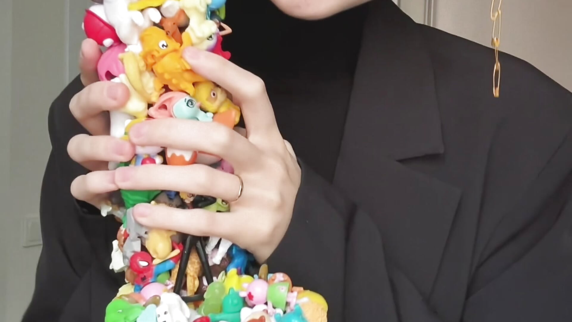 A_emulus in an intimate setting