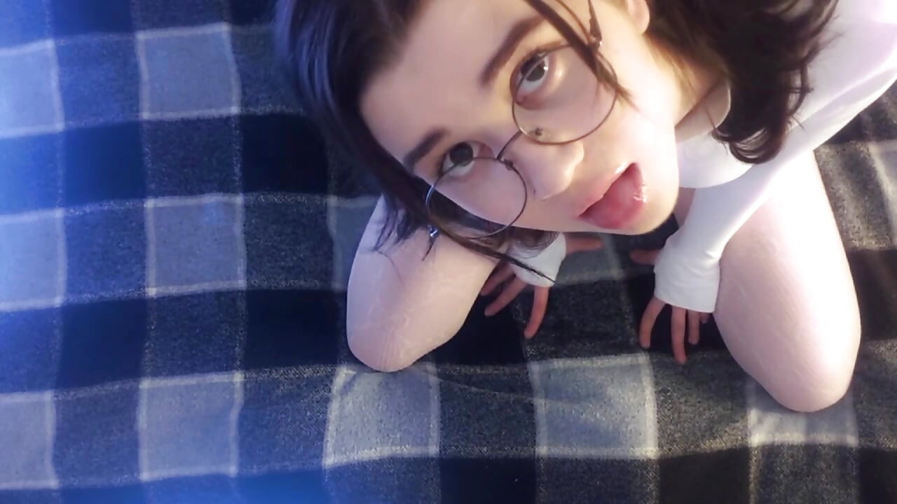 So hungry now - Kayleigh_Polanski 的视频