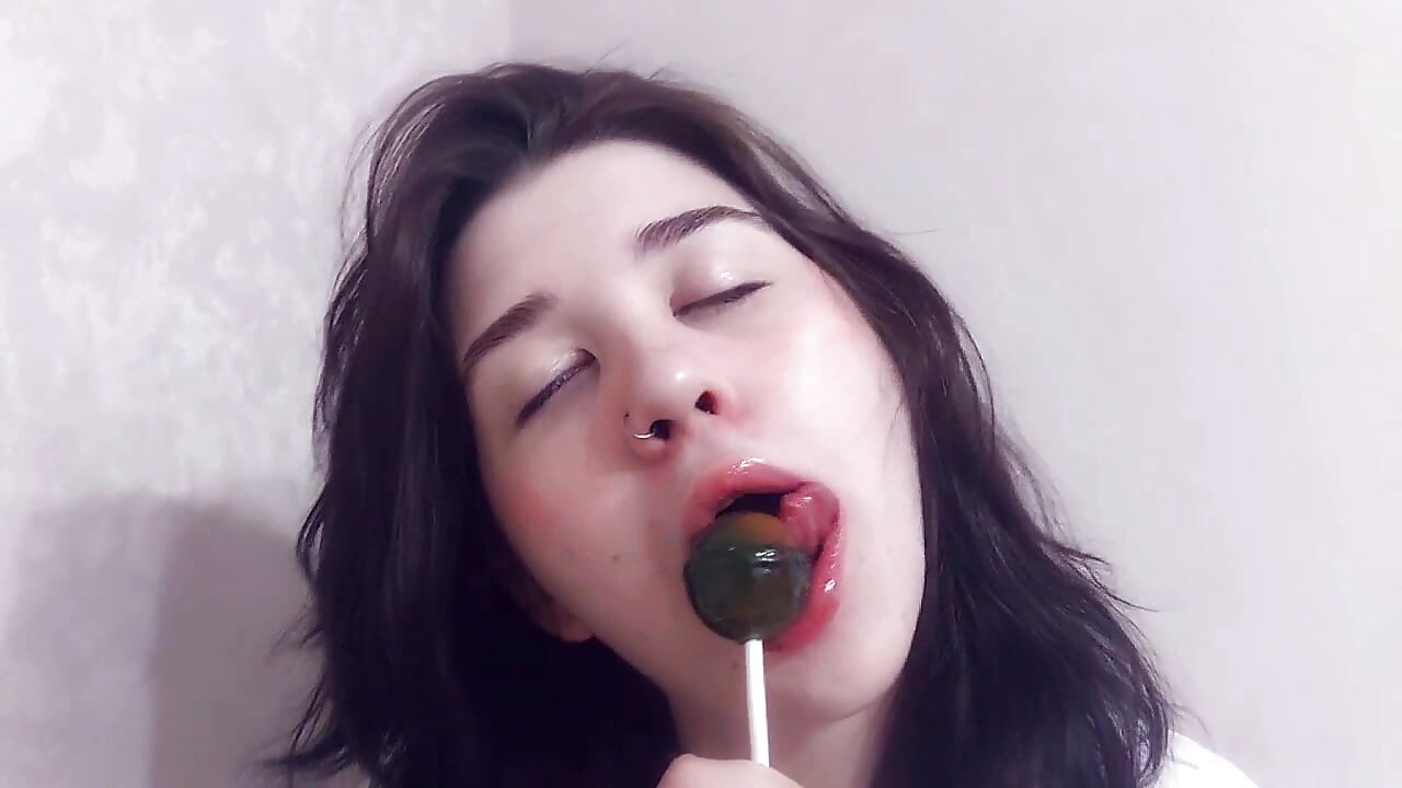 Lollipop Fetish - Kayleigh_Polanski 的视频