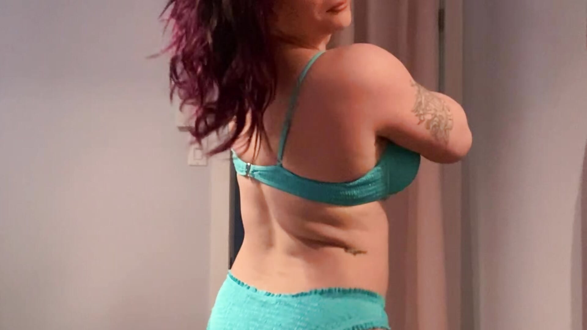 Hot girl winter 🥶 - video by KevieWantsABoobJob cam model