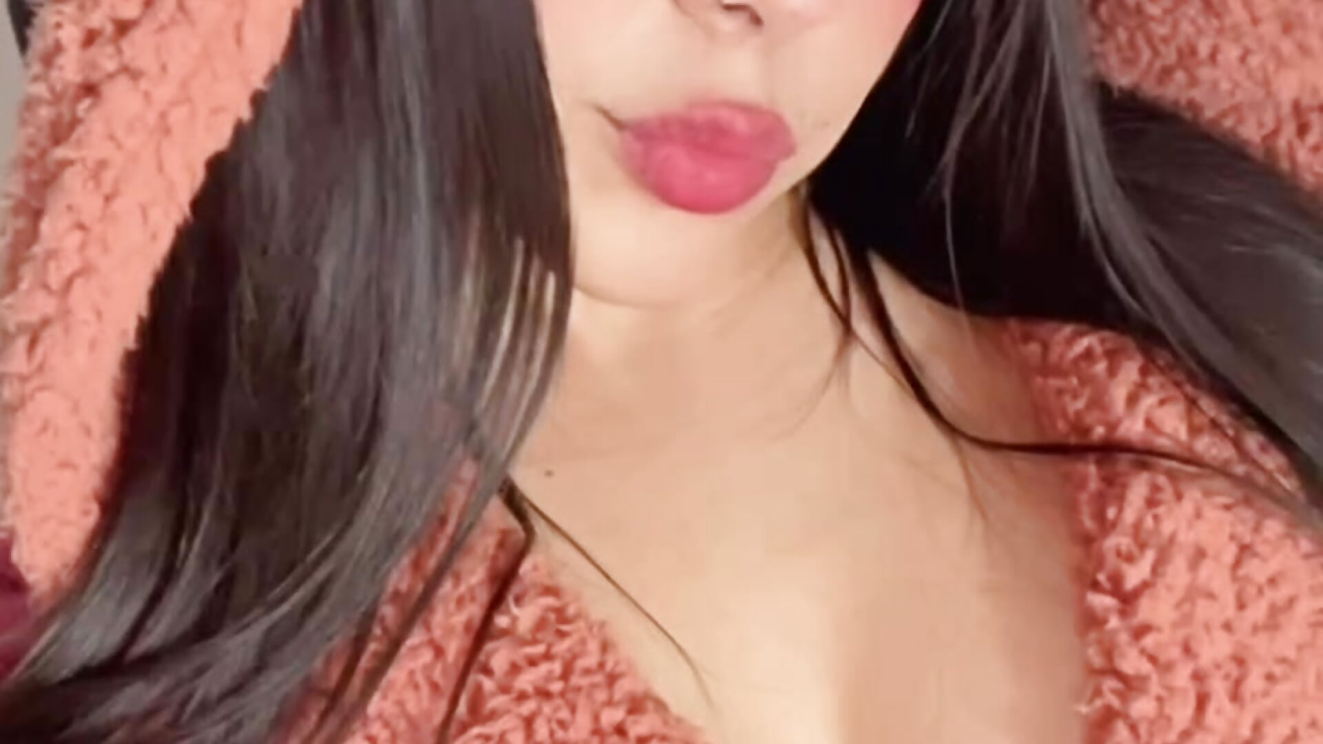 🐻 – video od webkamerové modelky Ni_collee