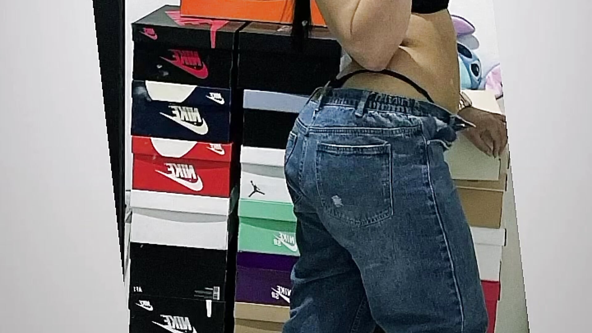 . – video od webkamerové modelky Ni_collee