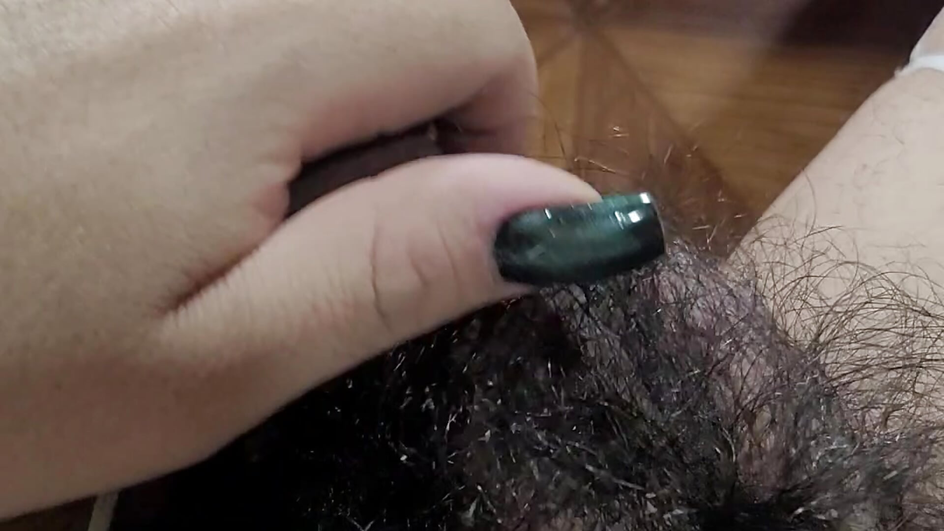 Feeling my bush mmm is smelly－カメラキャストのkaory_dirtydreamsの動画