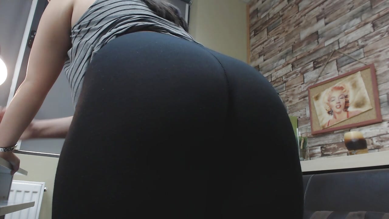 cuckolding you as you worship my ass - video by JaqulinneHot cam model