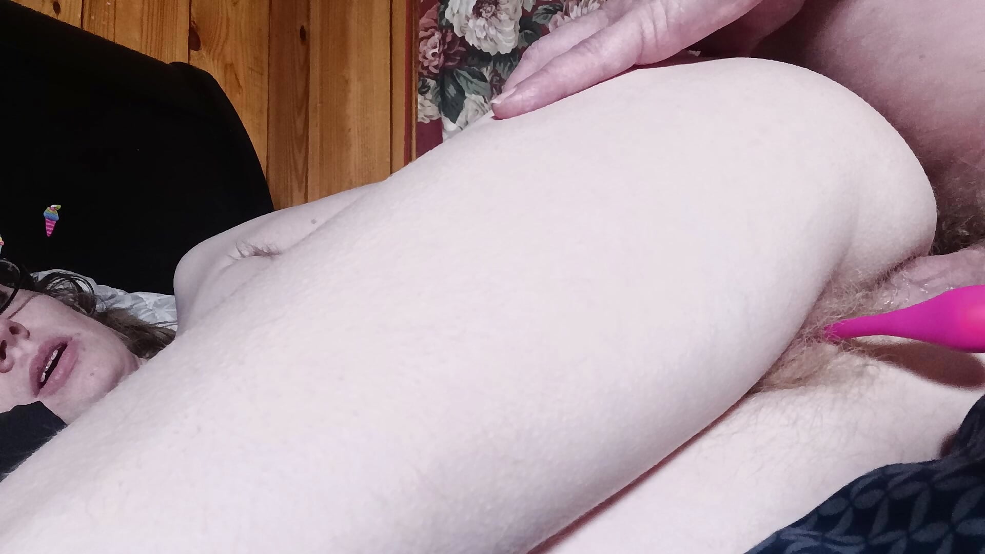 My first anal - Vídeo de Daddyshairypits