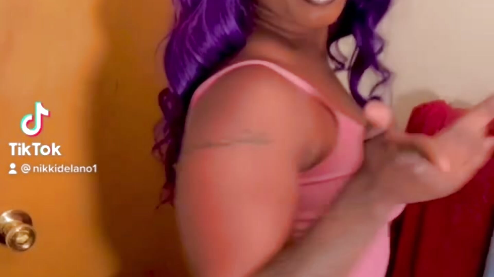 trim,9EE1EF99-6A32-4789-9878-0E8FE7047D66 - video by asiamariiee cam model