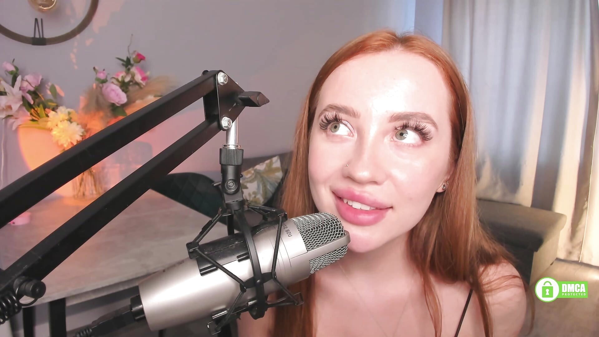 ASMR SUCK DILDO - video av Alexy_yummy cam model