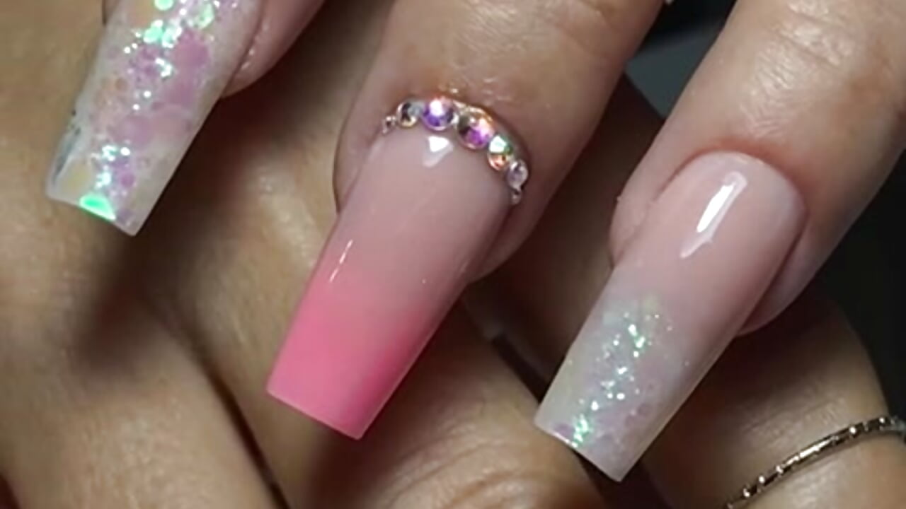 my nails - วิดีโอโดย Ruby_bonnet