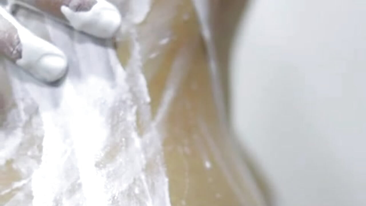 A few of milk :) - video van MatiasKorn cam-model