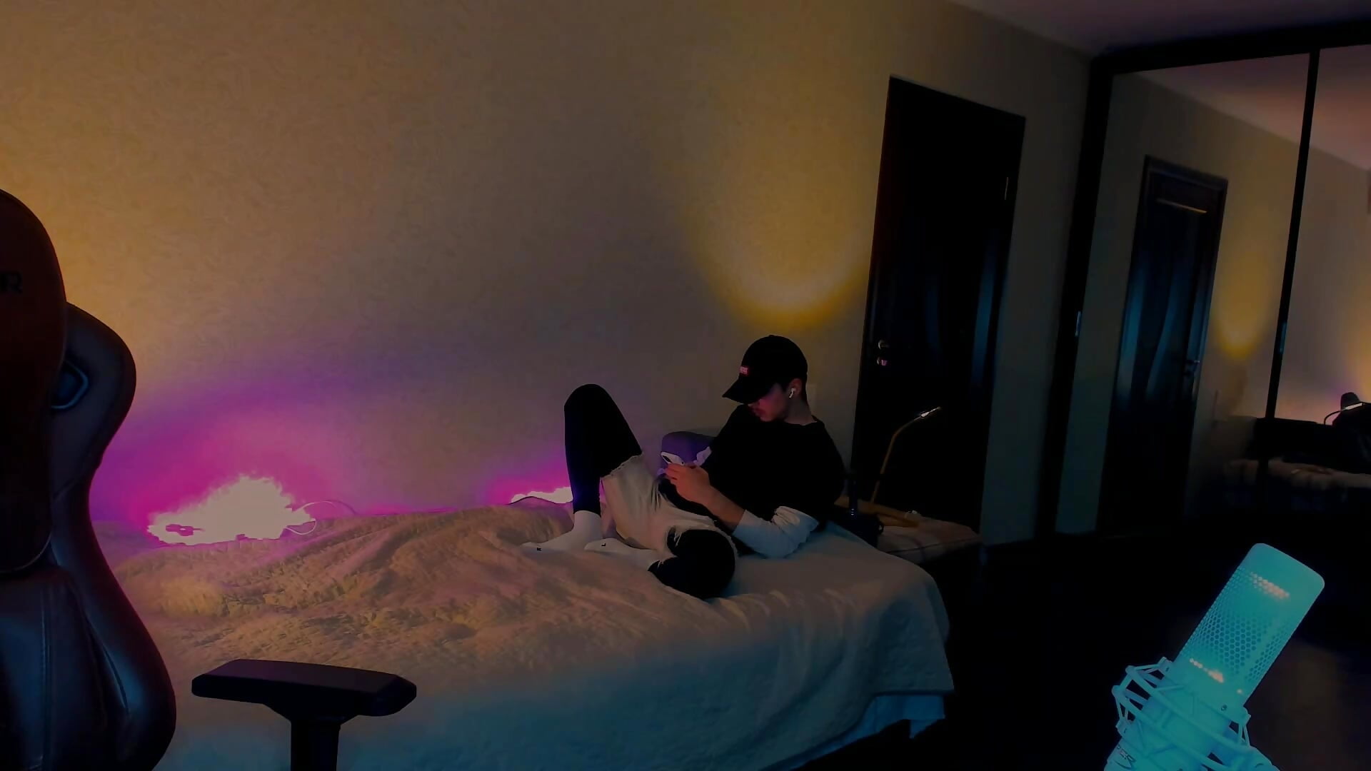 Welcome to NP - video by naked_psy cam model