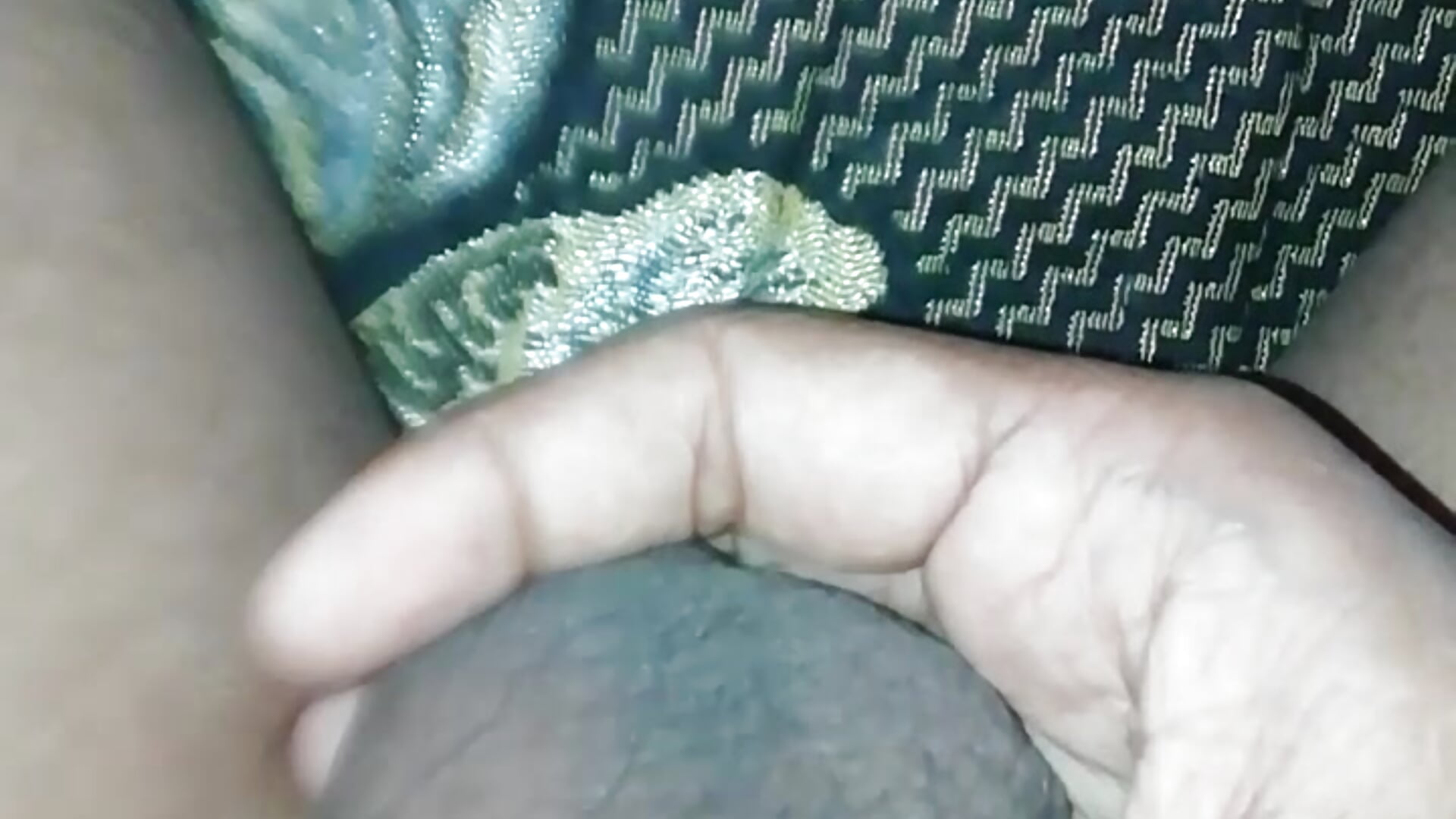 Ball massaging - відео від вебкаммоделі krish_95